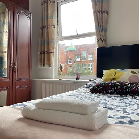 Spacious Family Flat 런던 외부 사진